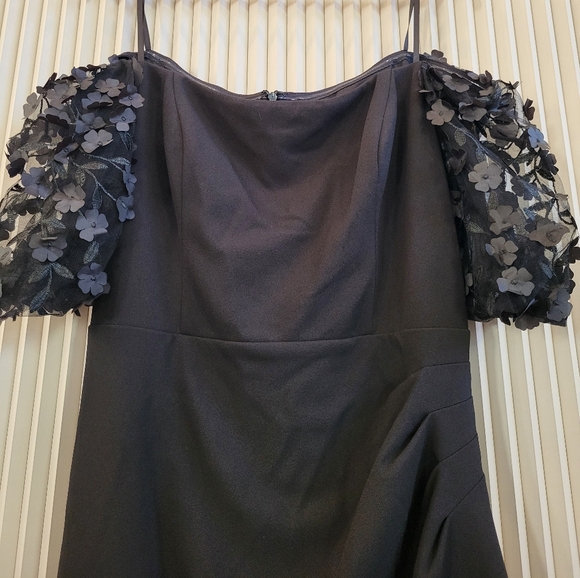 Xscape Melanie 3D Floral Sleeve Gown - Picture 6 of 6